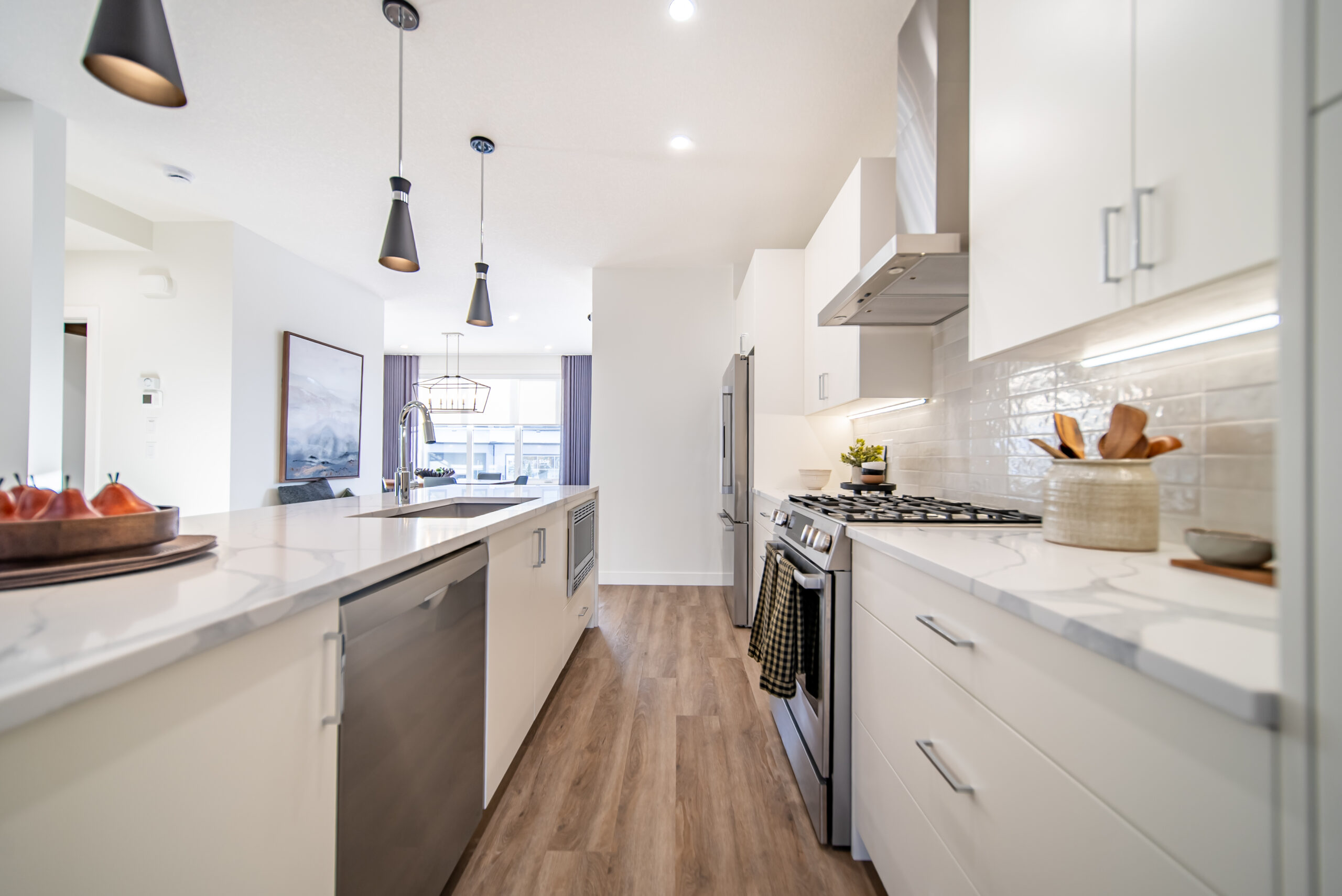 https://www.streetsidecalgary.com/wp-content/uploads/2025/04/Kitchen-4-1-scaled.jpg